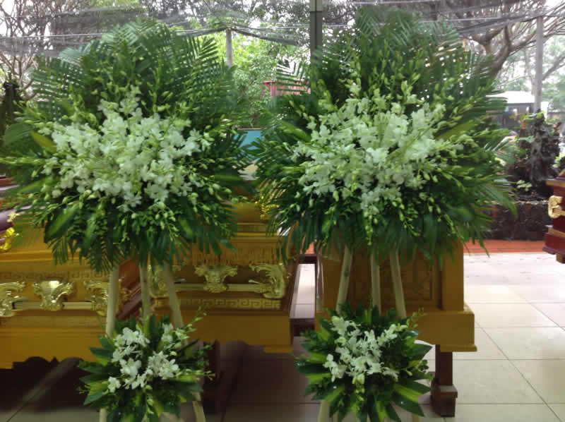 Vòng hoa tang lễ chia buồn