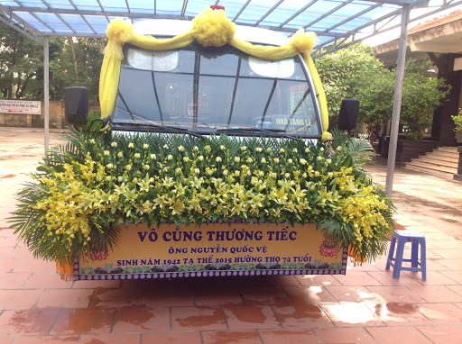 xe-dich-vu-tang-le